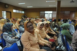 Pembukaan Acara dimulai dengan Menyanyikan lagu Indonesia Raya di Aula Gedung A Pemkot Cimahi