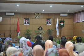 Pembukaan Acara dimulai dengan Menyanyikan lagu Indonesia Raya di Aula Gedung A Pemkot Cimahi